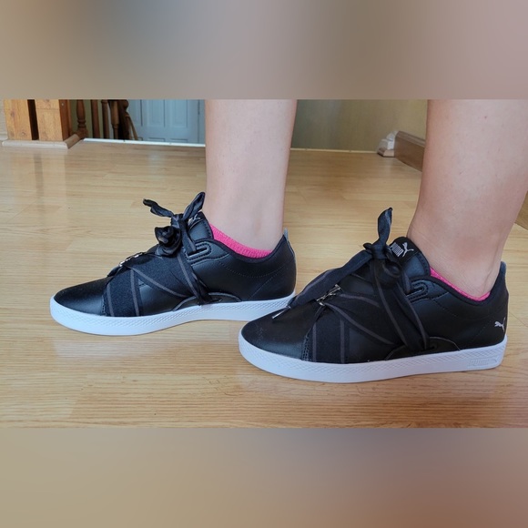 Puma Smash Buckle Black Leather Low Lace Up Womens Trainers - Picture 2 of 6